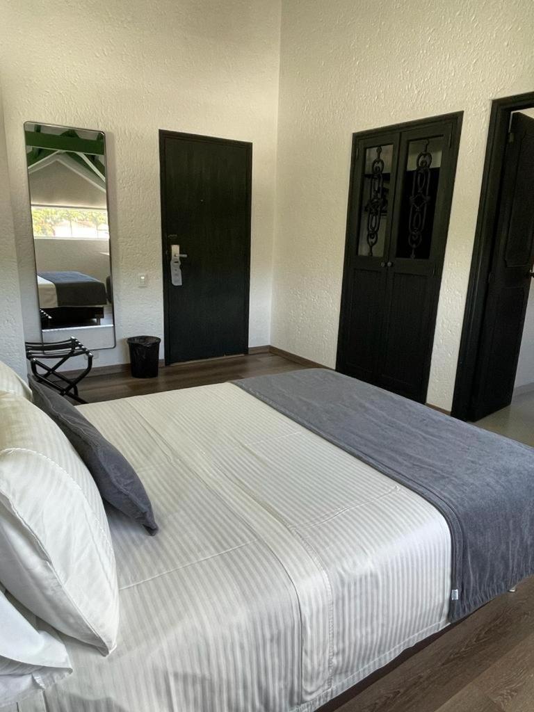 Hotel Santiago De Arma Rionegro Luaran gambar